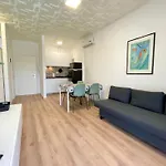Modern Flat With Pool View Balcony Appartamento *