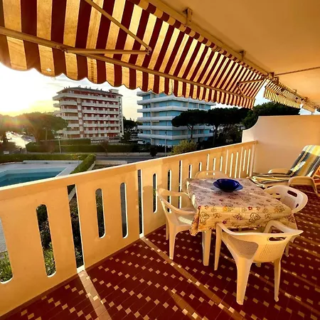 Homely Apartment With Poolview Terrace Appartamento Porto Santa Margherita di Caorle